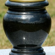 burlingham-memorial-solutions-products-flower-vase-bk-urn-gold-large